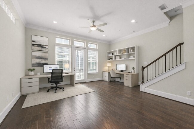 Building Photo - 734 N Shepherd Dr