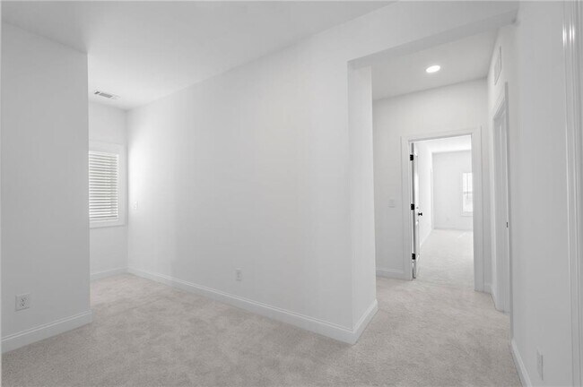 Building Photo - 1042 Winding Br Dr