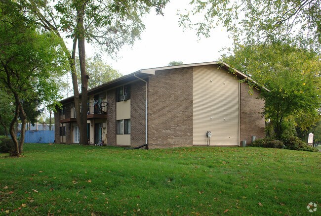 Building Photo - Chestnut Apartments Apartments