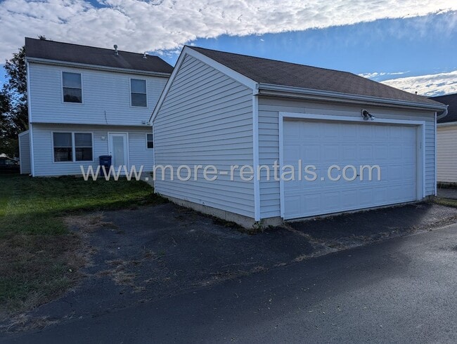 Building Photo - Home in Village at Williams Creek in Grove...