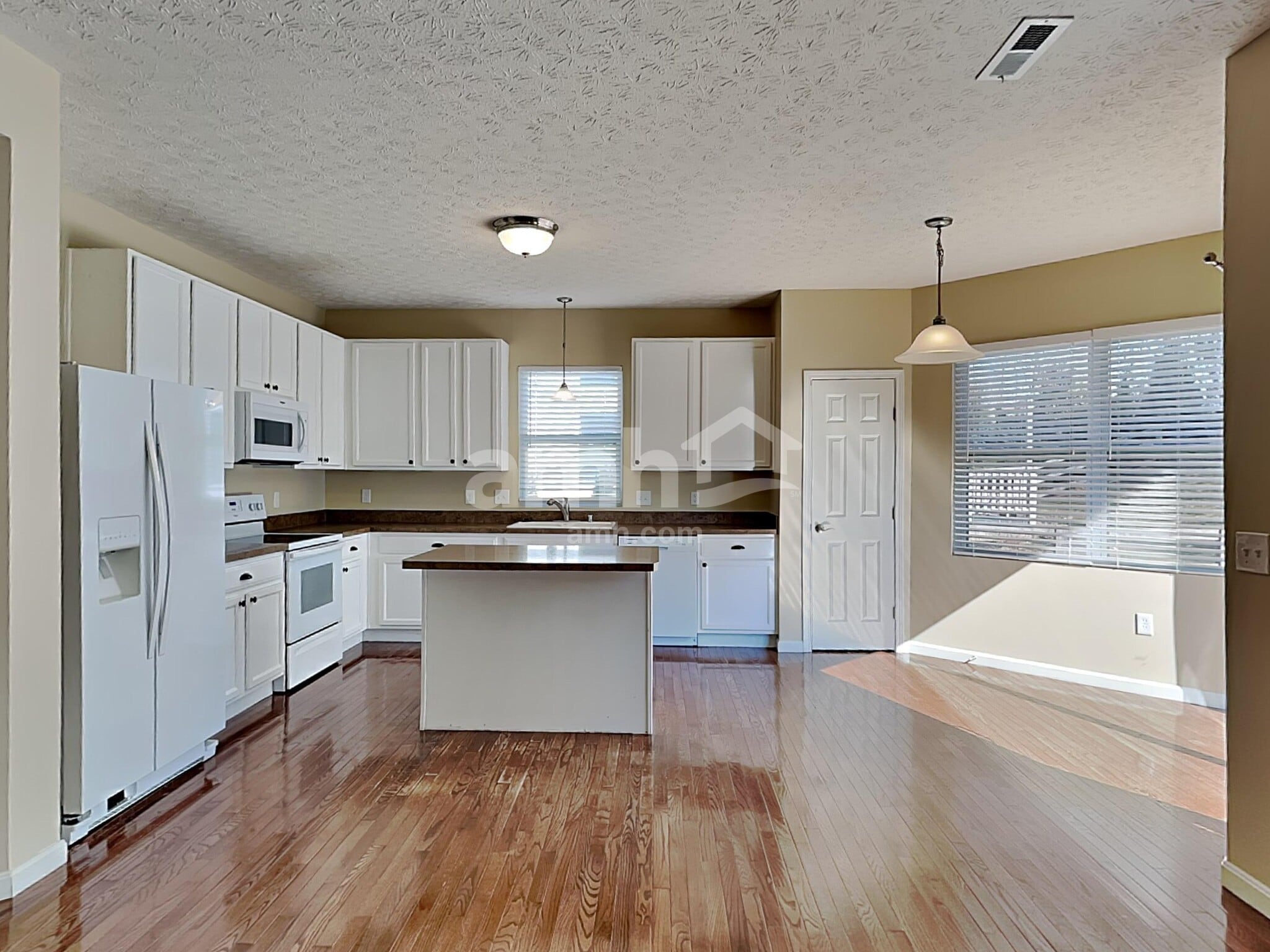 Building Photo - 9766 Soaring Breezes