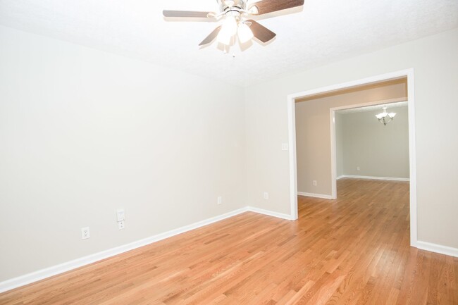 Building Photo - "Charming 4-Bedroom Home with Granite Coun...