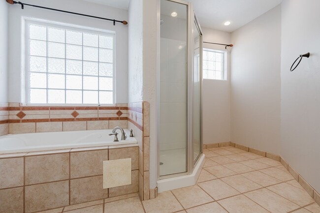 Building Photo - 3 Bedroom 2 Bath With A Mountain View Home!