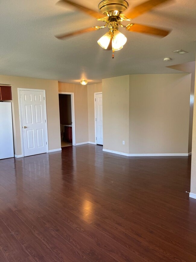 Building Photo - Available February 7th