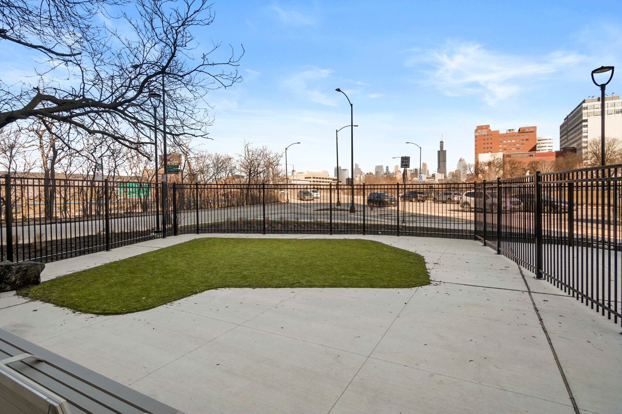 Building Photo - 521 S Damen Ave
