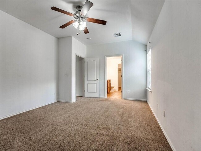 Building Photo - Home in gated community