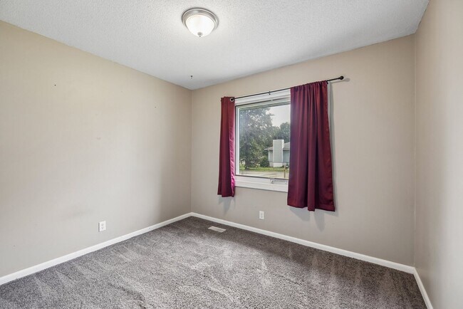 Building Photo - 1632 Dodge St