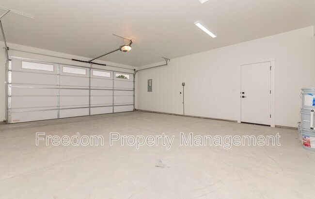 Building Photo - 2125 Oxon St