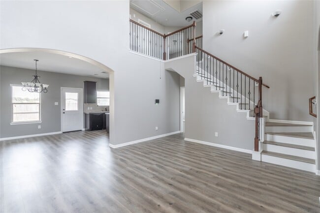 Building Photo - 23622 Virginia Pine Dr
