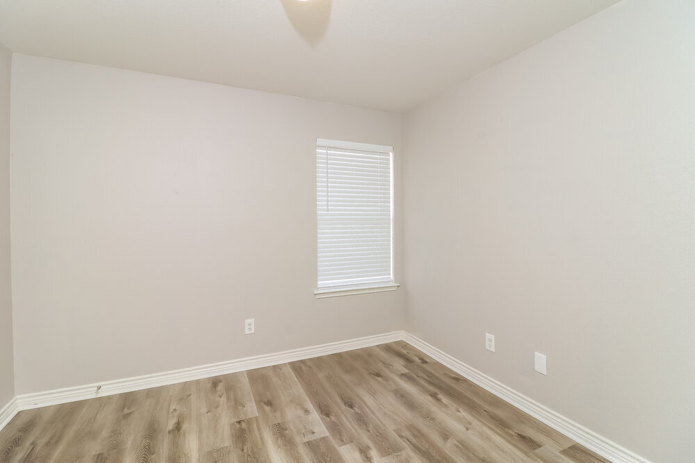 Building Photo - 613 St Eric Dr