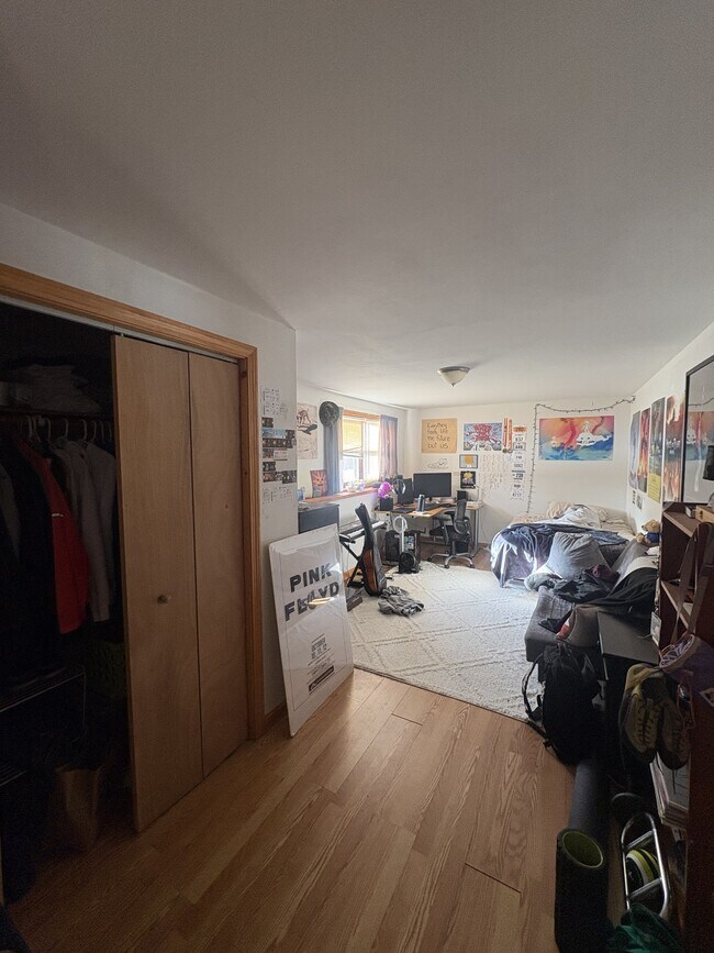 Building Photo - 98 Pelham Rd