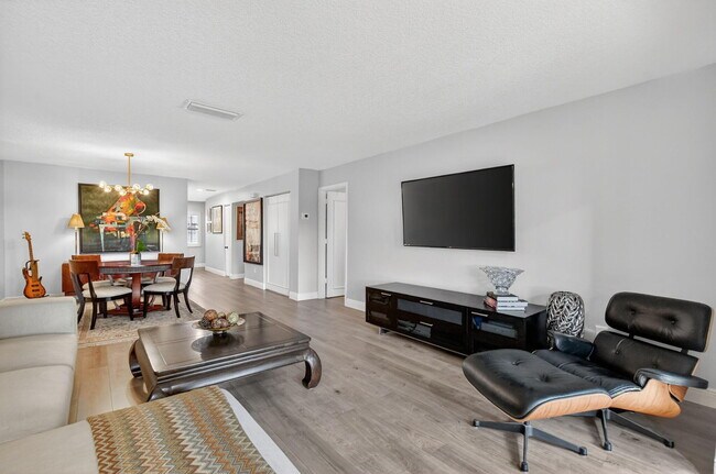 Building Photo - 21650 Juego Cir