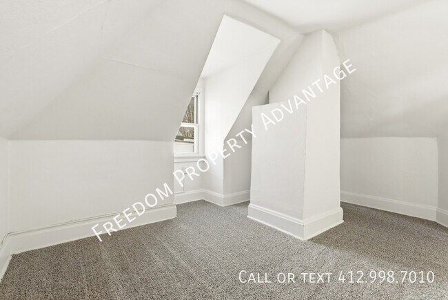 Building Photo - 703 Excelsior St