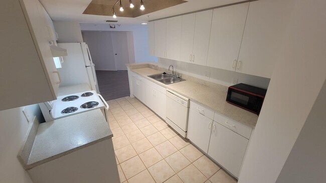 Building Photo - 4197 N Haverhill Rd