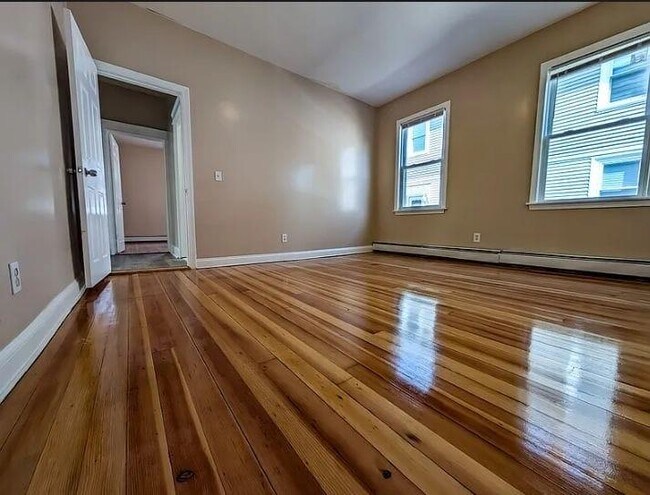Building Photo - 364 Academy Ave