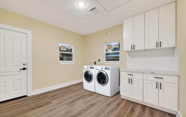 Building Photo - 2725 Avenue F