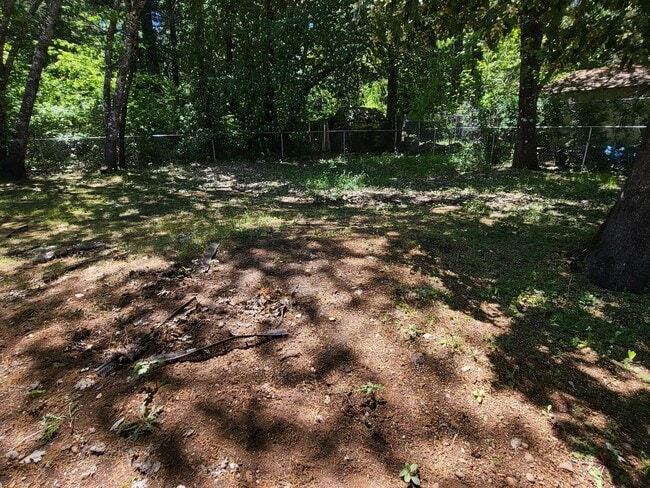 Building Photo - 2 bedroom 2 bath House for Rent in Cave Junction