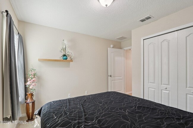 Building Photo - 649 Shetland Dr