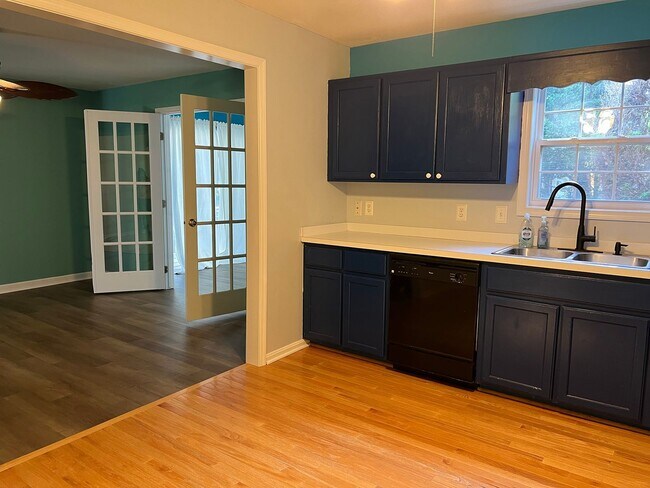 Building Photo - YEAR-ROUND - UNFURNISHED - SINGLE FAMILY - LEWES