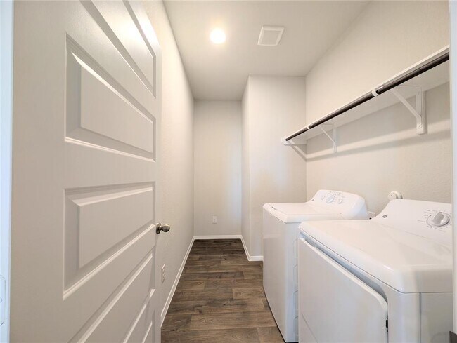 Building Photo - 5524 Sacra Cv