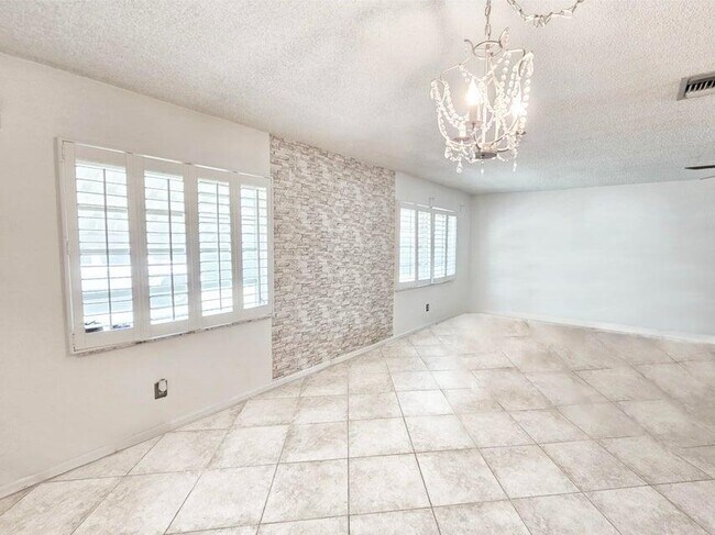 Building Photo - 2403 Lowson Blvd