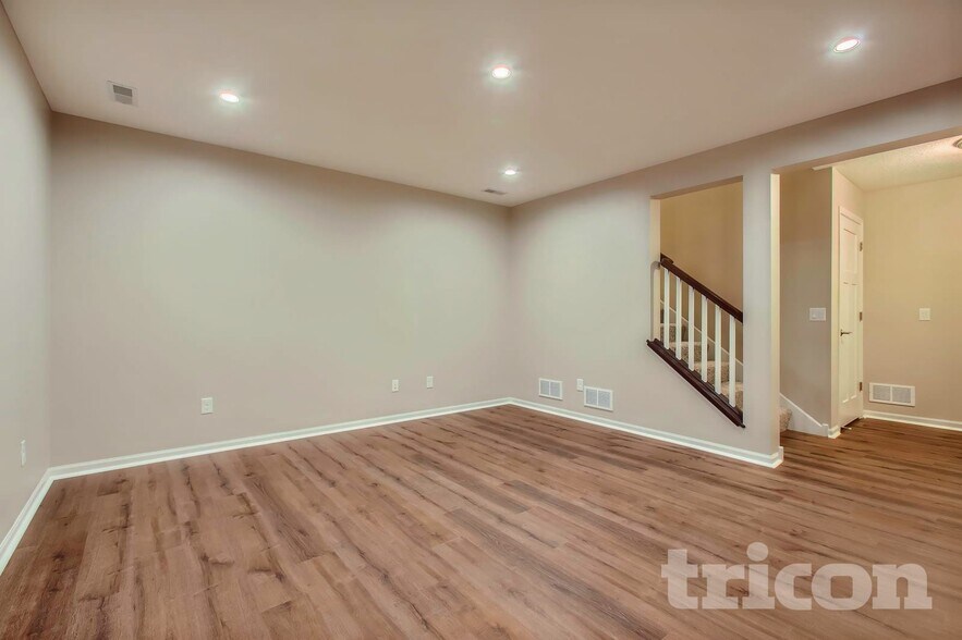 Building Photo - 14264 River Hills Pkwy