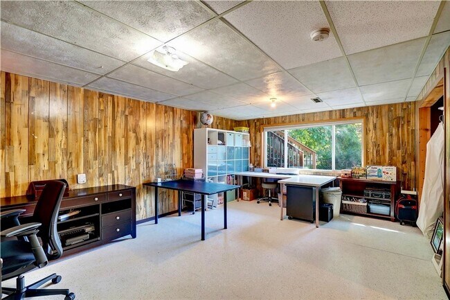 Building Photo - 4bd/2ba Edmonds Home