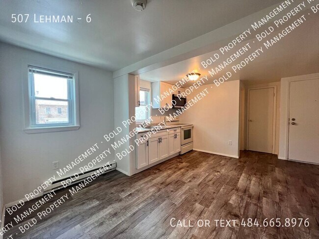 Building Photo - 507 Lehman-6