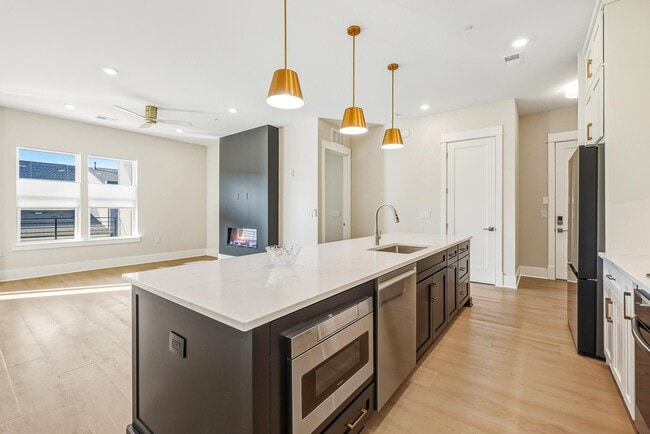 Building Photo - 23651 Havelock Walk Ter