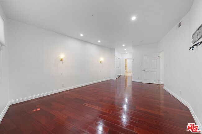 Building Photo - 235 S Gale Dr