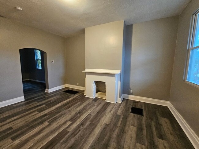 Building Photo - Newly updated 1 bedroom 1 bath apartment for rent!