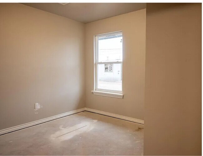 Building Photo - 410 Grove St