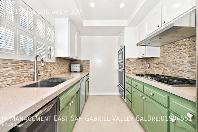 Building Photo - 4415 Saugus Ave