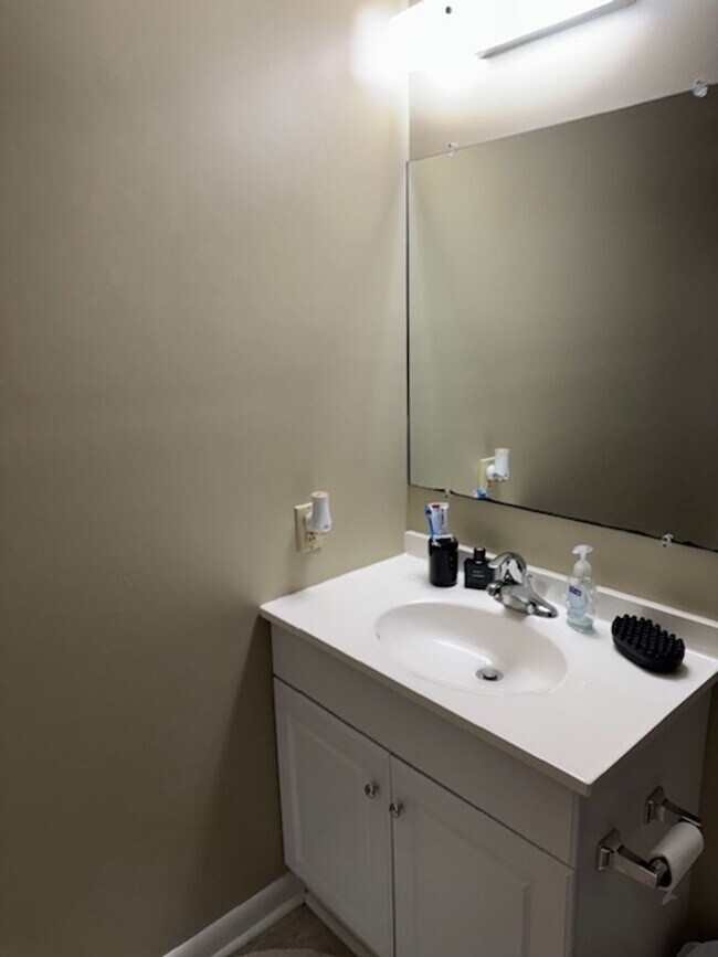 Building Photo - Condo Located at Borden Commons