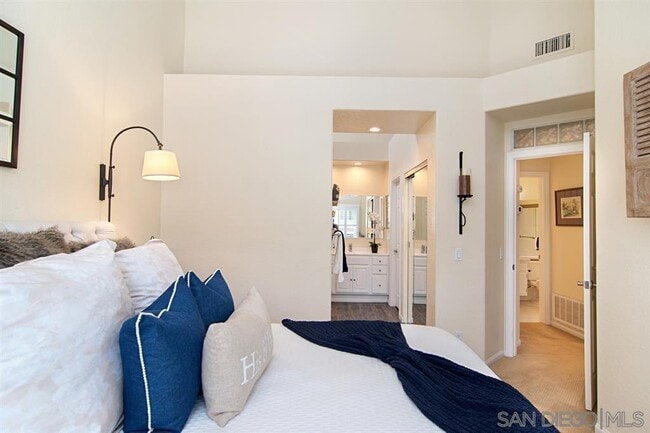 Building Photo - 7205 Calabria Ct