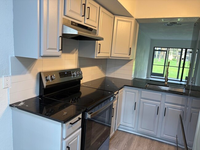 Building Photo - 1921 SW 15th St