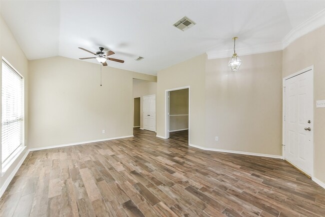 Building Photo - 9127 Willow Crossing Dr