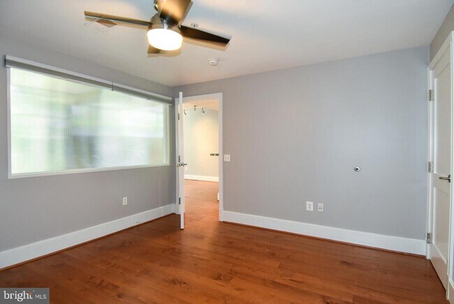 Building Photo - 2100 11th St NW