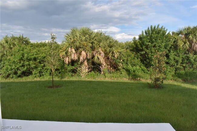 Building Photo - 202 Seagrape St