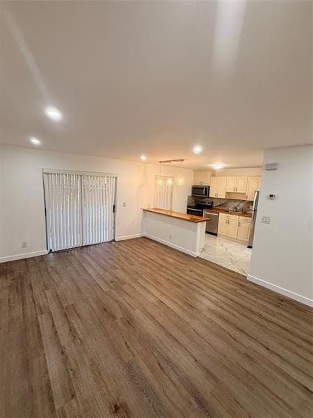 Building Photo - 3000 NW 69th Ct