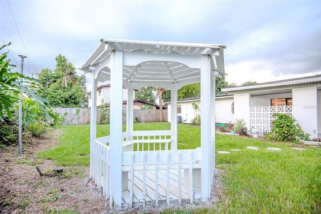 Building Photo - 6440 Greylynne St