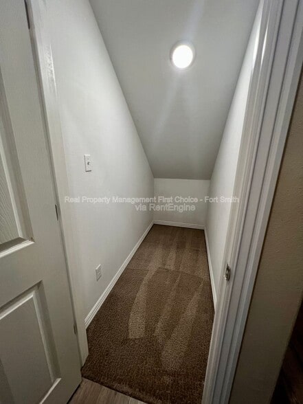 Building Photo - 9921 Landry Dr