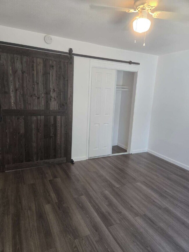 Building Photo - Fully Renovated Four Bedroom Home, Highly ...