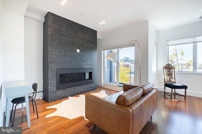 Building Photo - 815 S 20th St