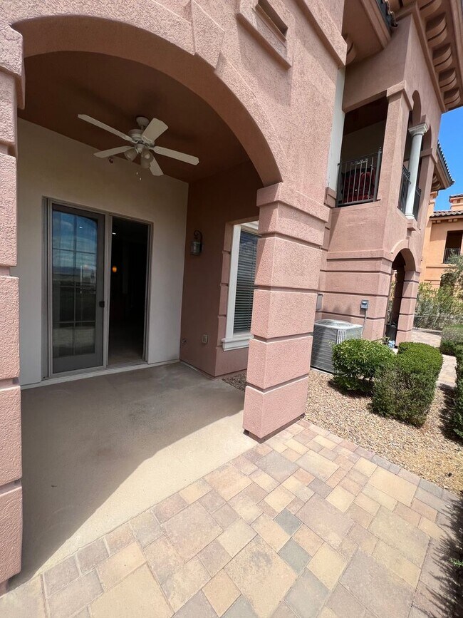 Building Photo - Lake Las Vegas Beauty!!! $2400 Great Views...