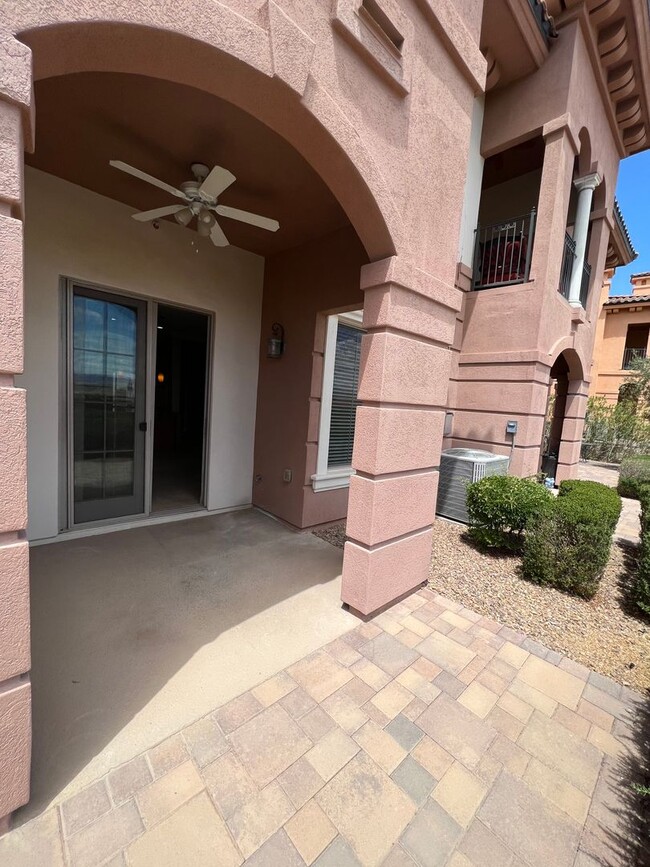 Building Photo - Lake Las Vegas Beauty!!! $2500 available 1...