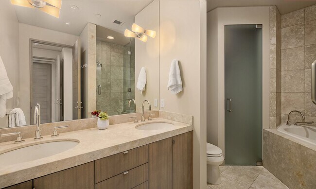 Building Photo - 3Bd/2.5Ba One Lincoln Tower Penthouse