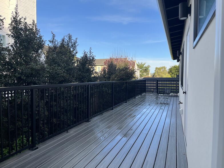 Back Deck - 245 Medio Ave