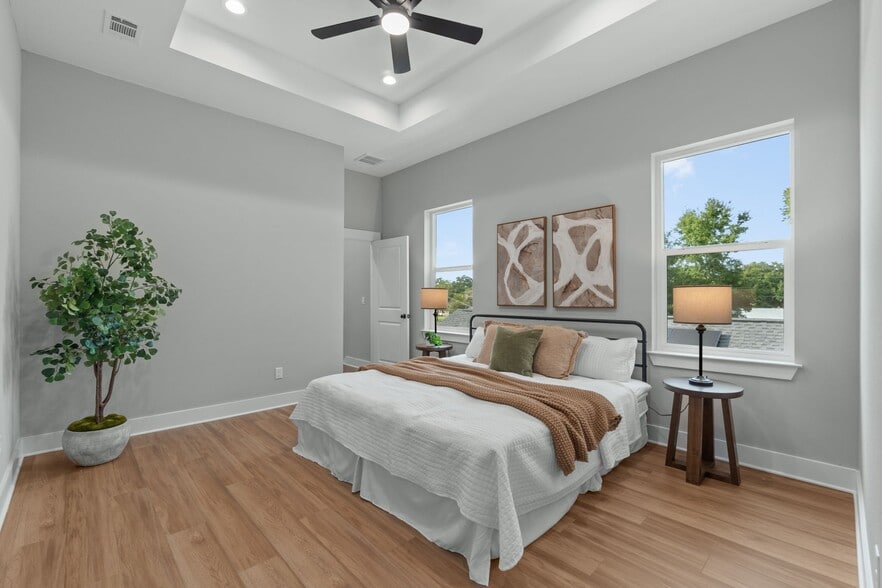 Building Photo - 706 N F St