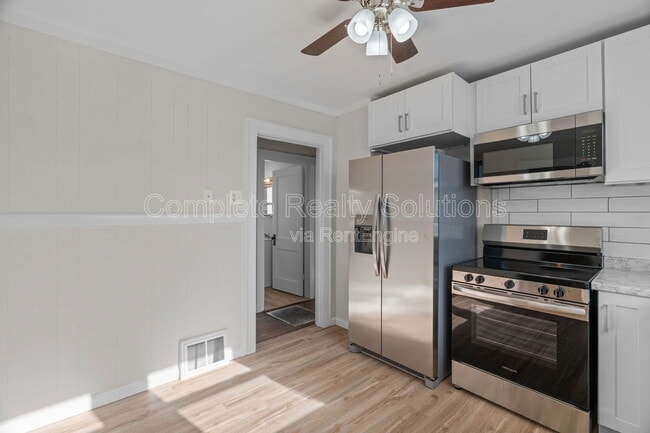 Building Photo - 3007 Hilleman Ave